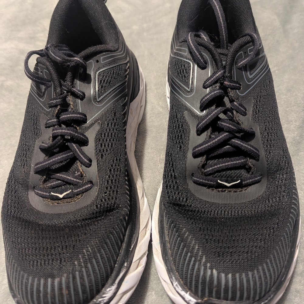 Hoka One One Bondi 7 Black Athletic Shoes Size 8.5